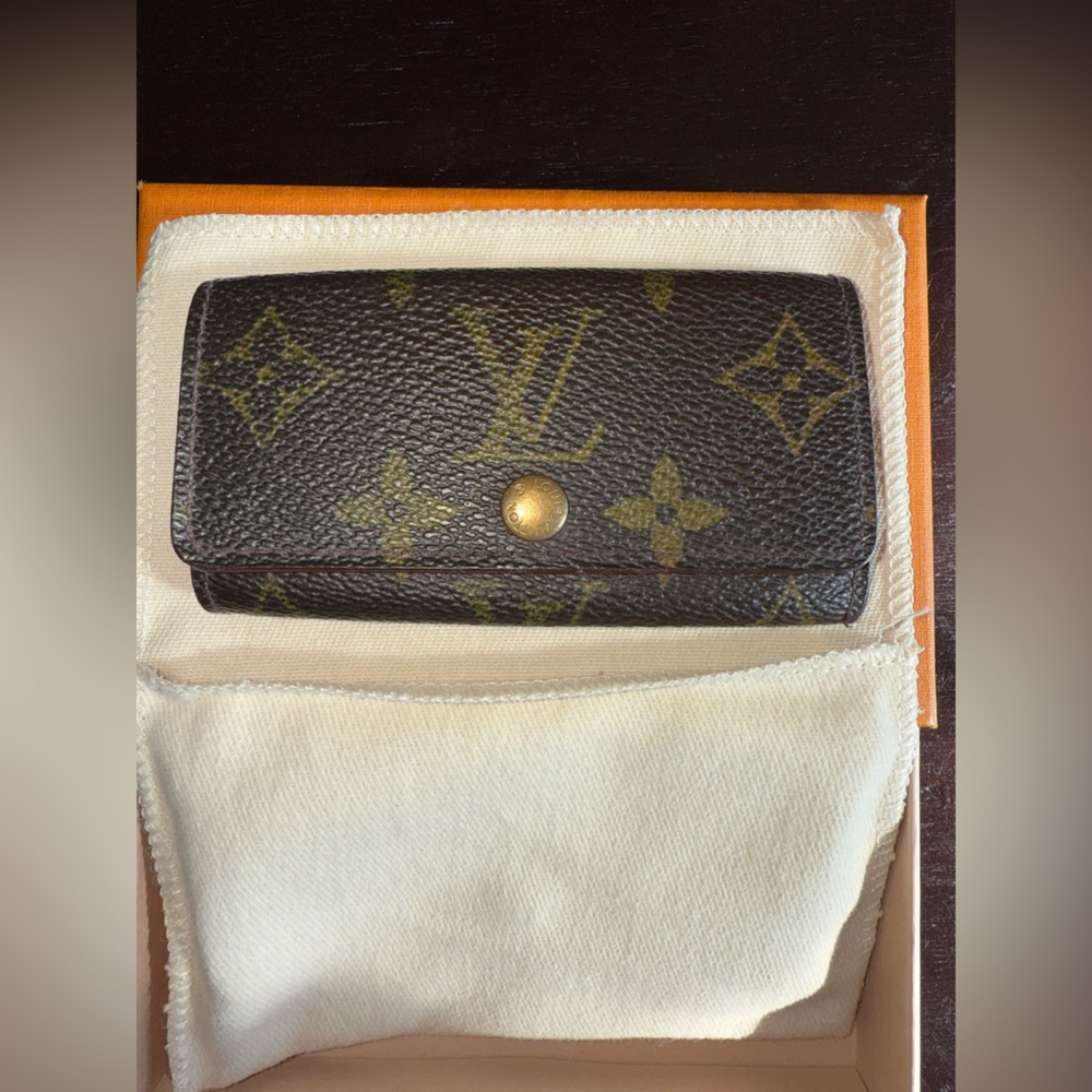 Louis Vuitton Monogram key holder - Picture 4 of 10